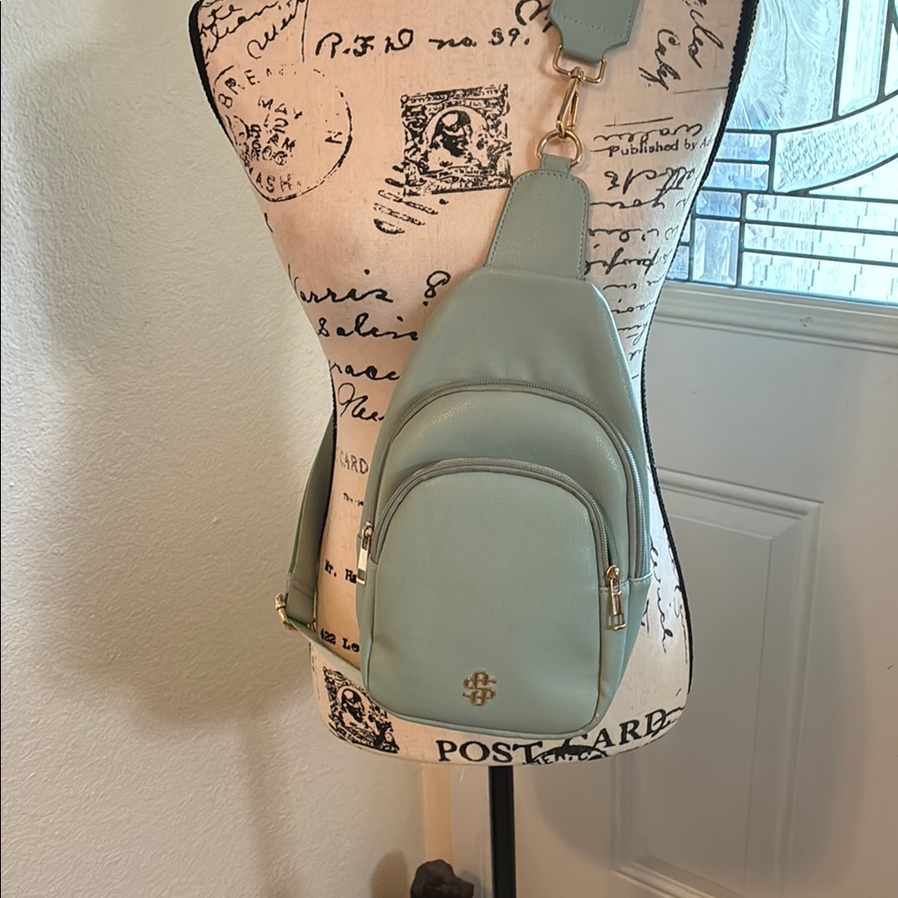 Elegant Mint Green Crossbody Bag-1 tiny spot on front